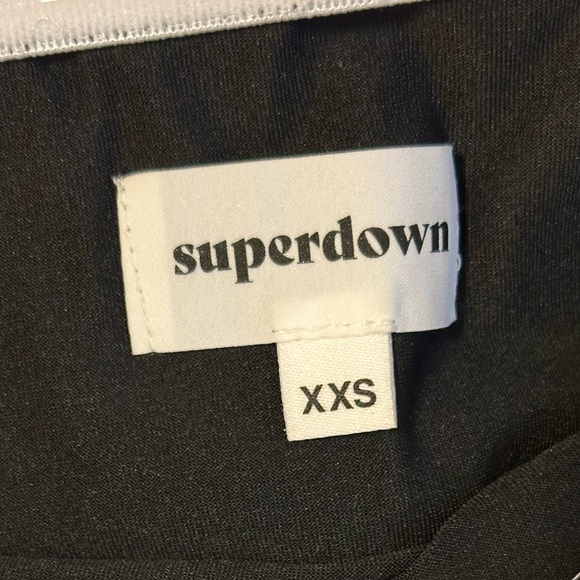 New NWOT Superdown Jodie Top in Black white strapless crop revolve - Picture 3 of 5